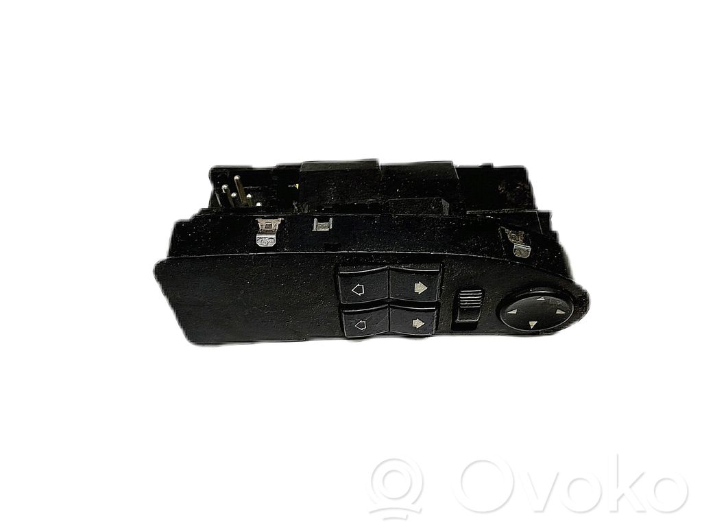 Electric window control switch   8368967