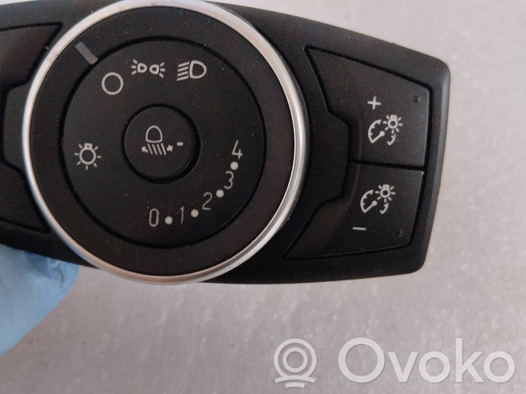 Ford Focus Light switch 