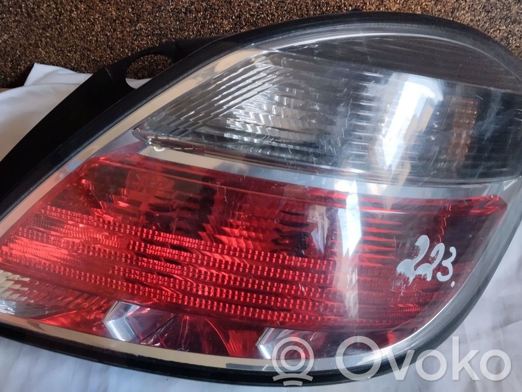 Opel Astra H Lampa tylna 