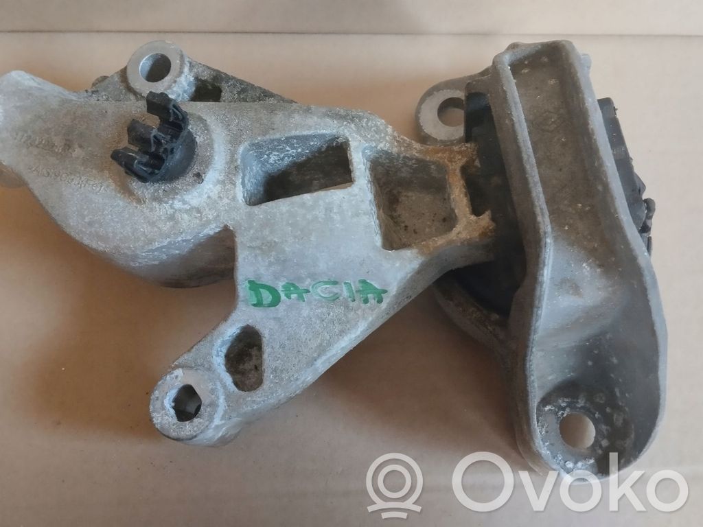 Dacia Sandero Engine mount bracket 