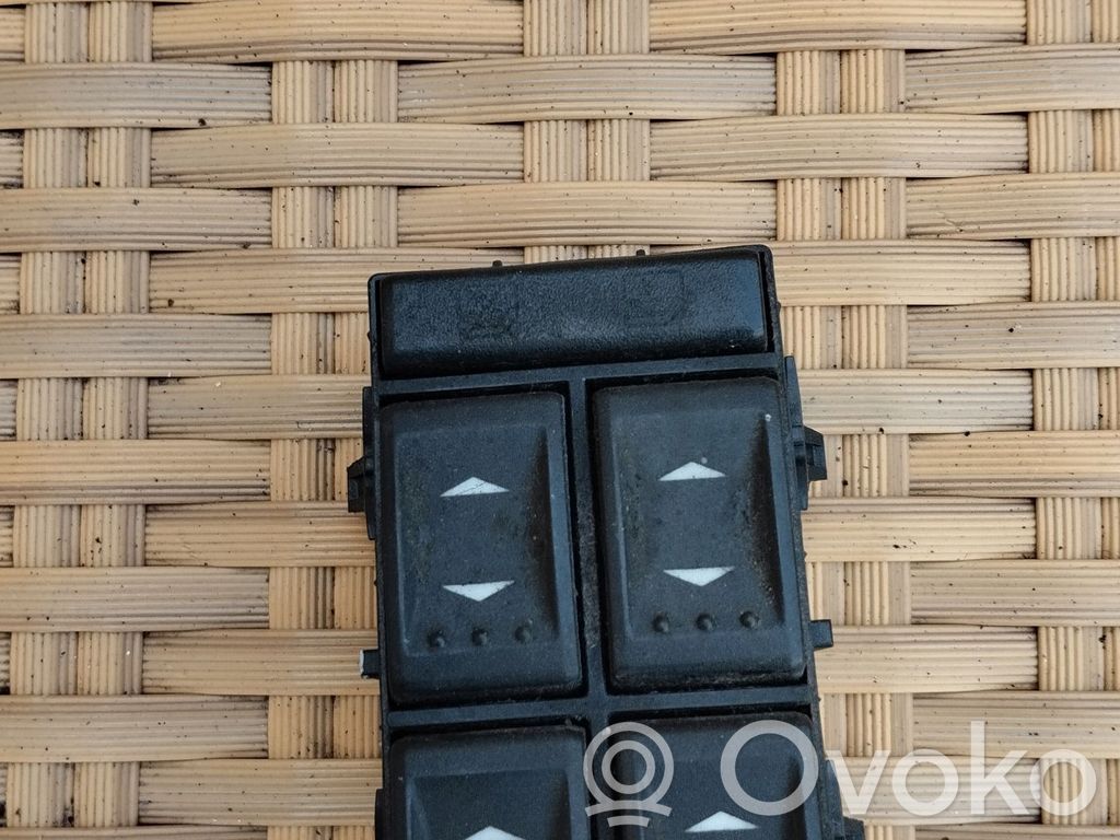 Ford Mondeo Mk III Electric window control switch 