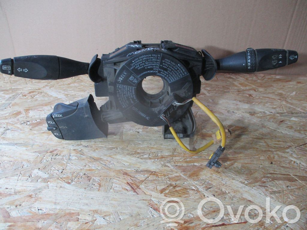 Ford Mondeo MK IV Suuntavilkun vipu 