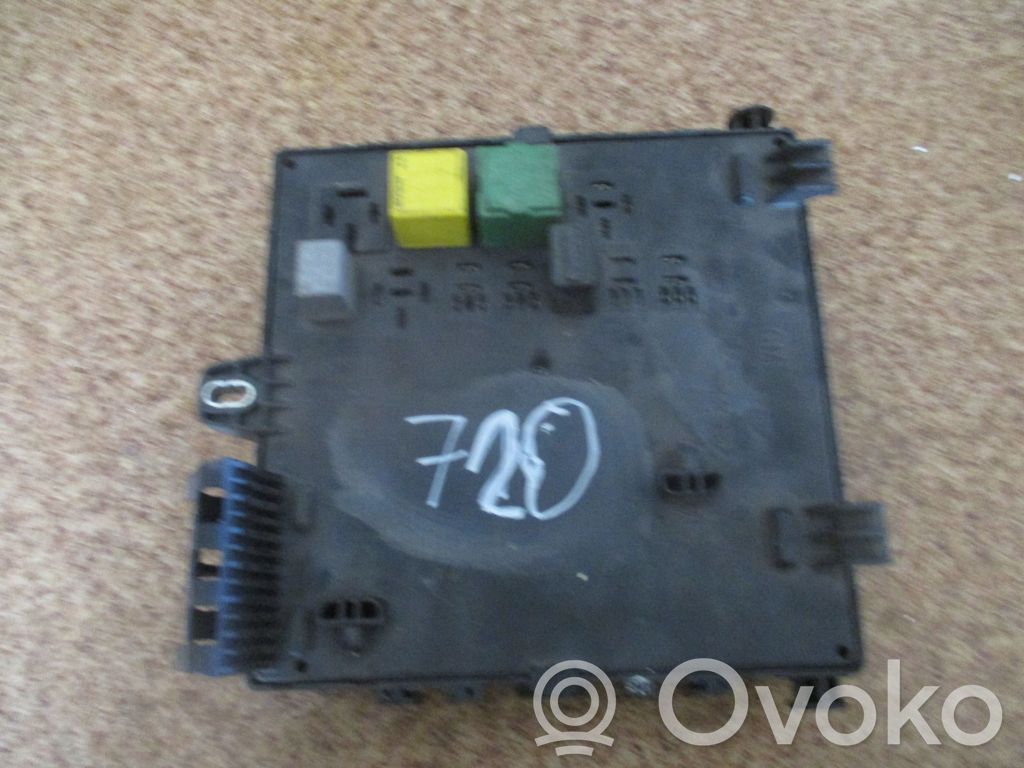Opel Vectra C Fuse module 