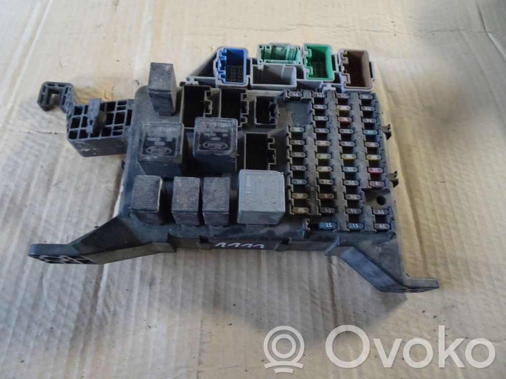 Ford Mondeo Mk III Fuse module 