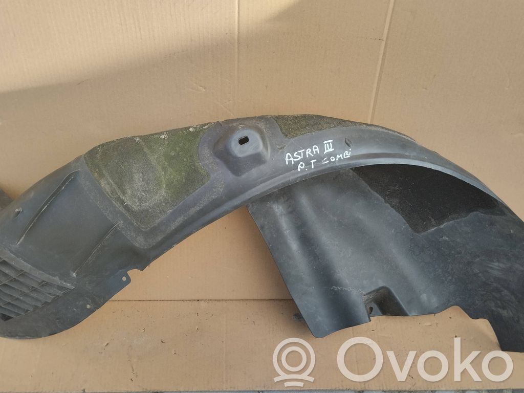 Opel Astra J Takalokasuojan reuna 