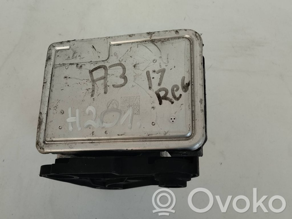 Volkswagen Tiguan ABS Pump 