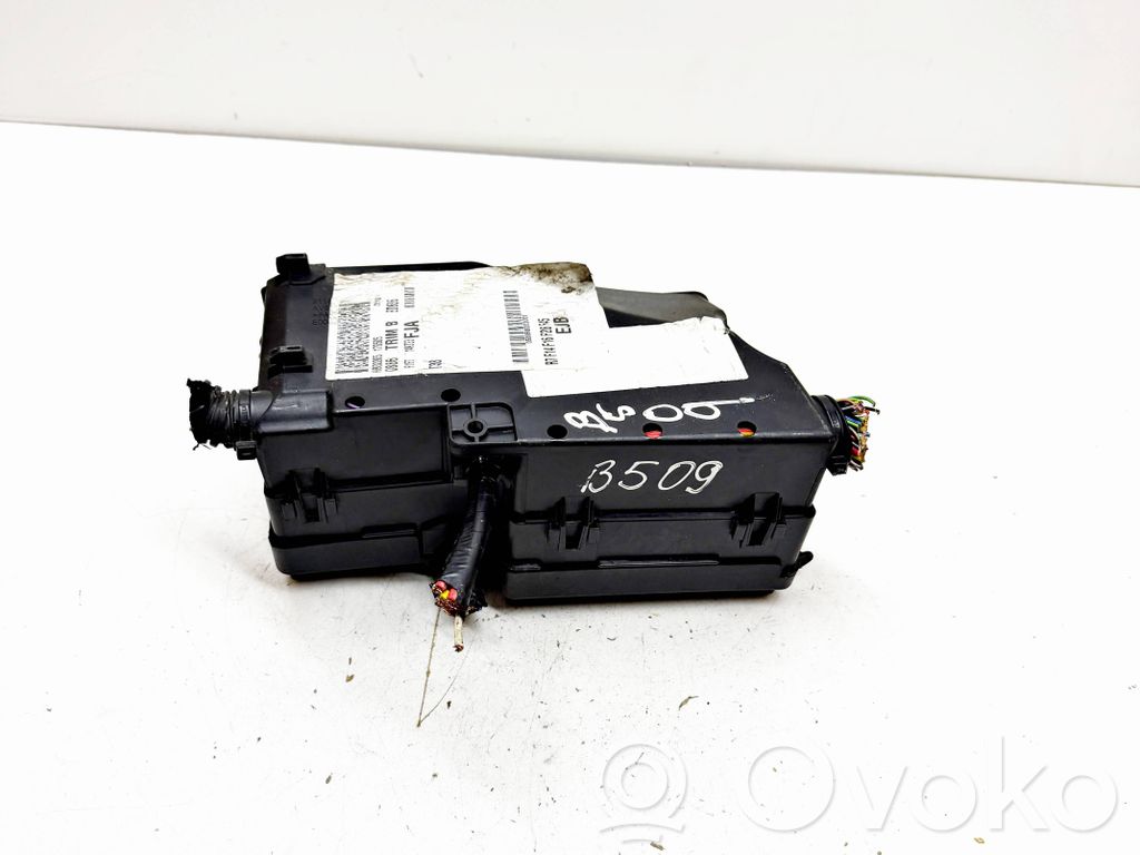 Ford Focus Skrzynka bezpieczników / Komplet 