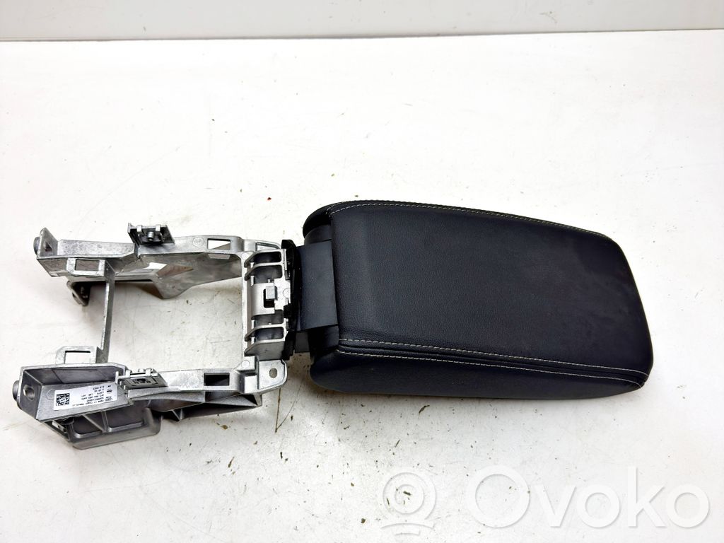 Audi A3 8Y Reposabrazos 