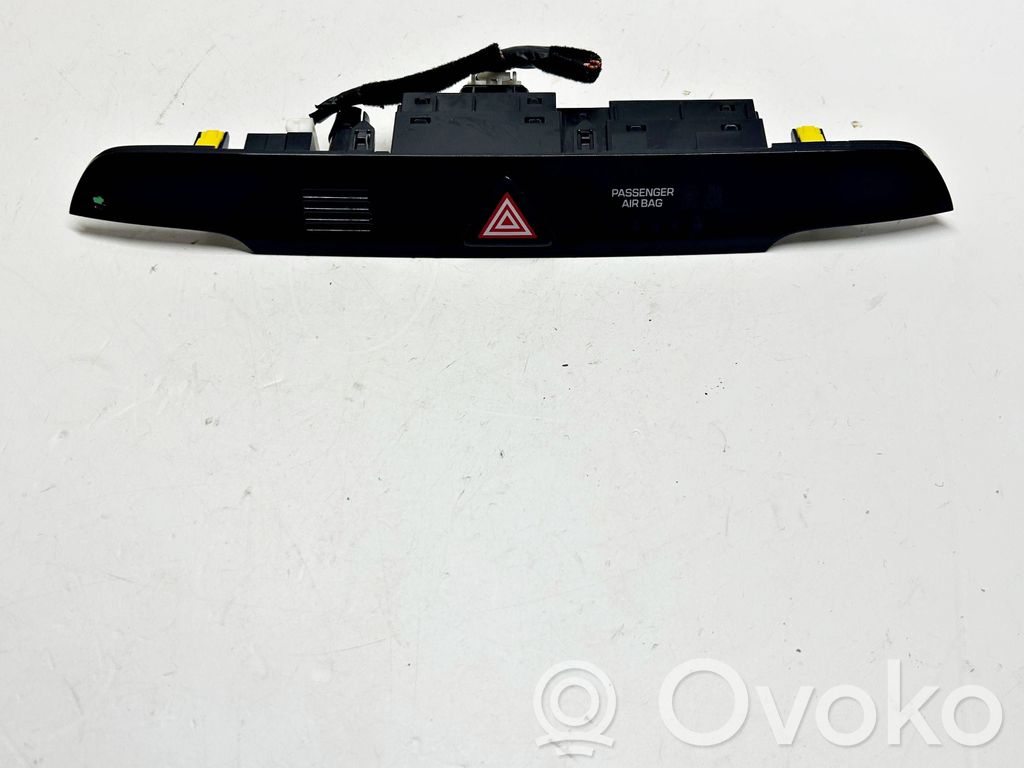 Hyundai Tucson TL Przycisk świateł awaryjnych 