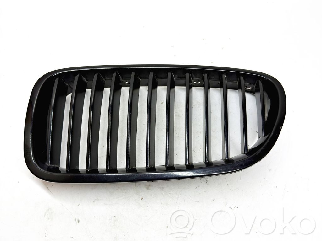BMW 5 F10 F11 Augšējais režģis 