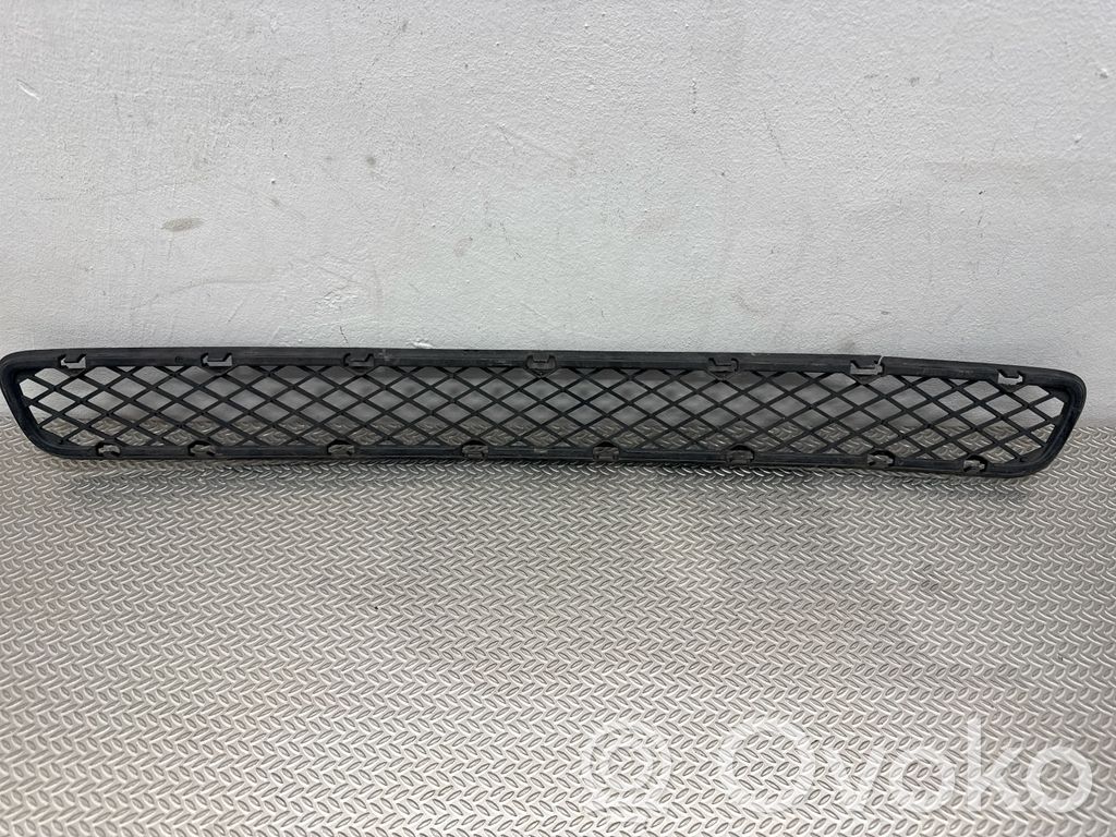 BMW X3 E83 Grilă inferioară bară față 