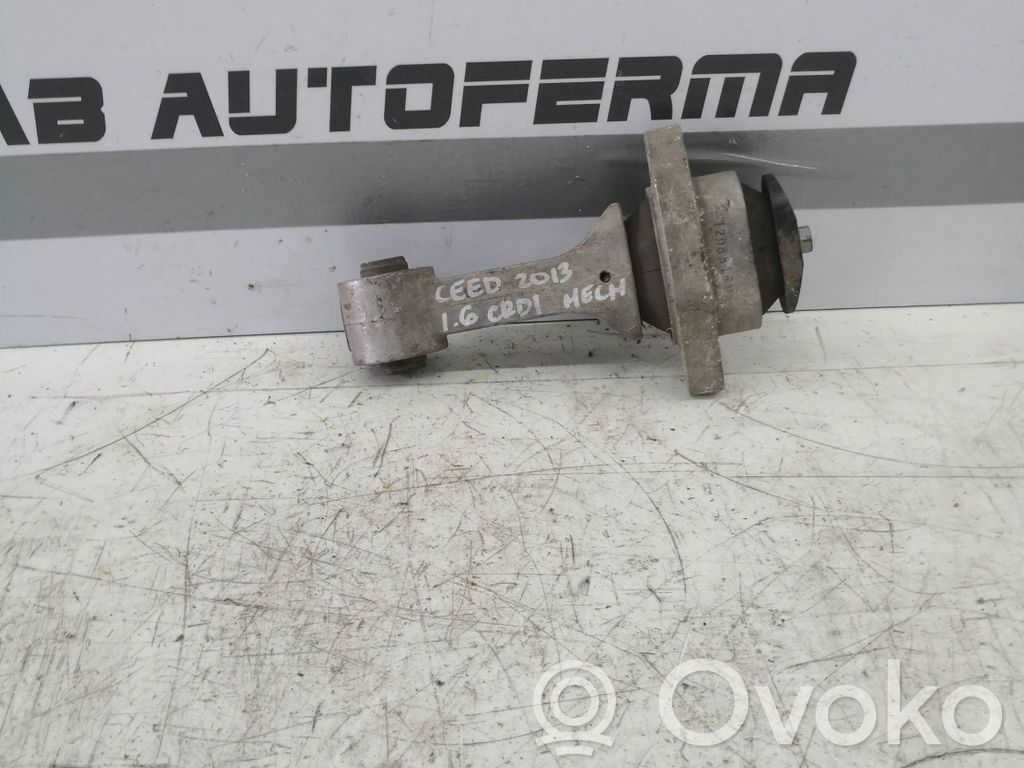 KIA Ceed Engine mount bracket 