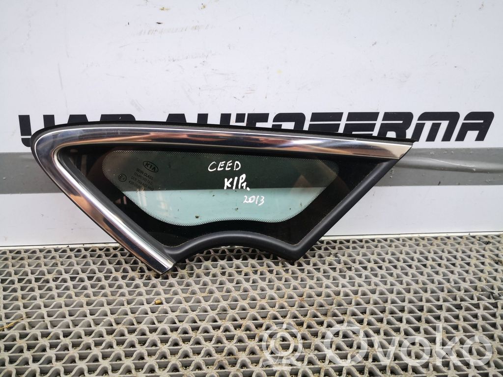 KIA Ceed Front triangle window/glass 
