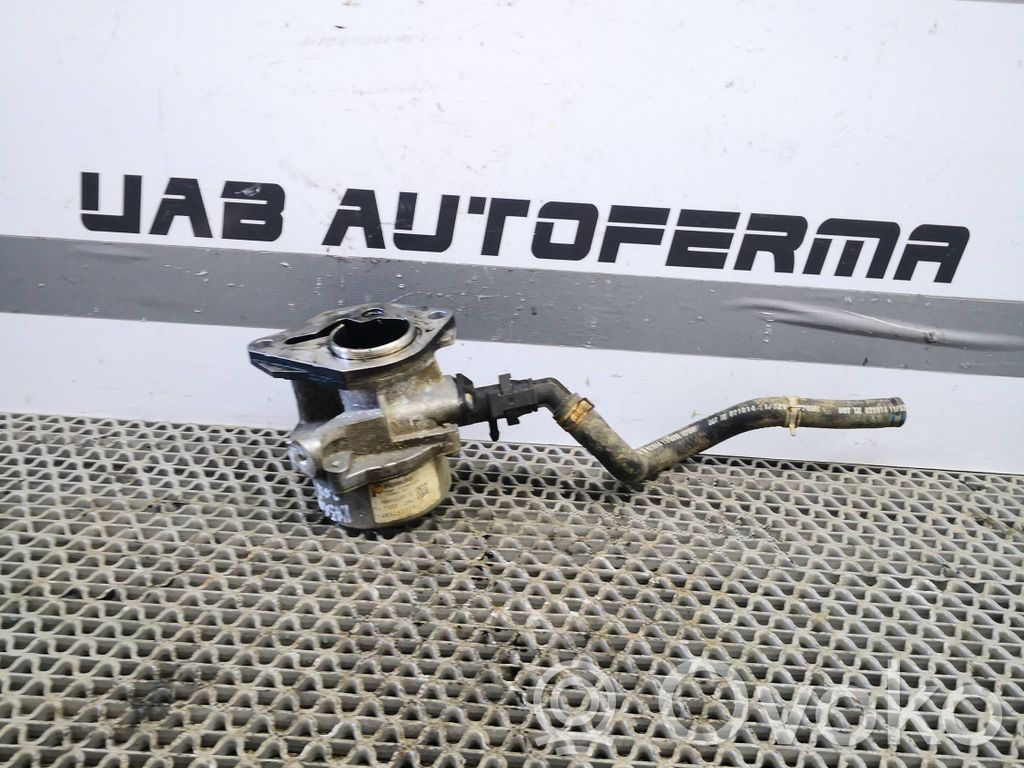 Nissan Qashqai Vacuum pump 