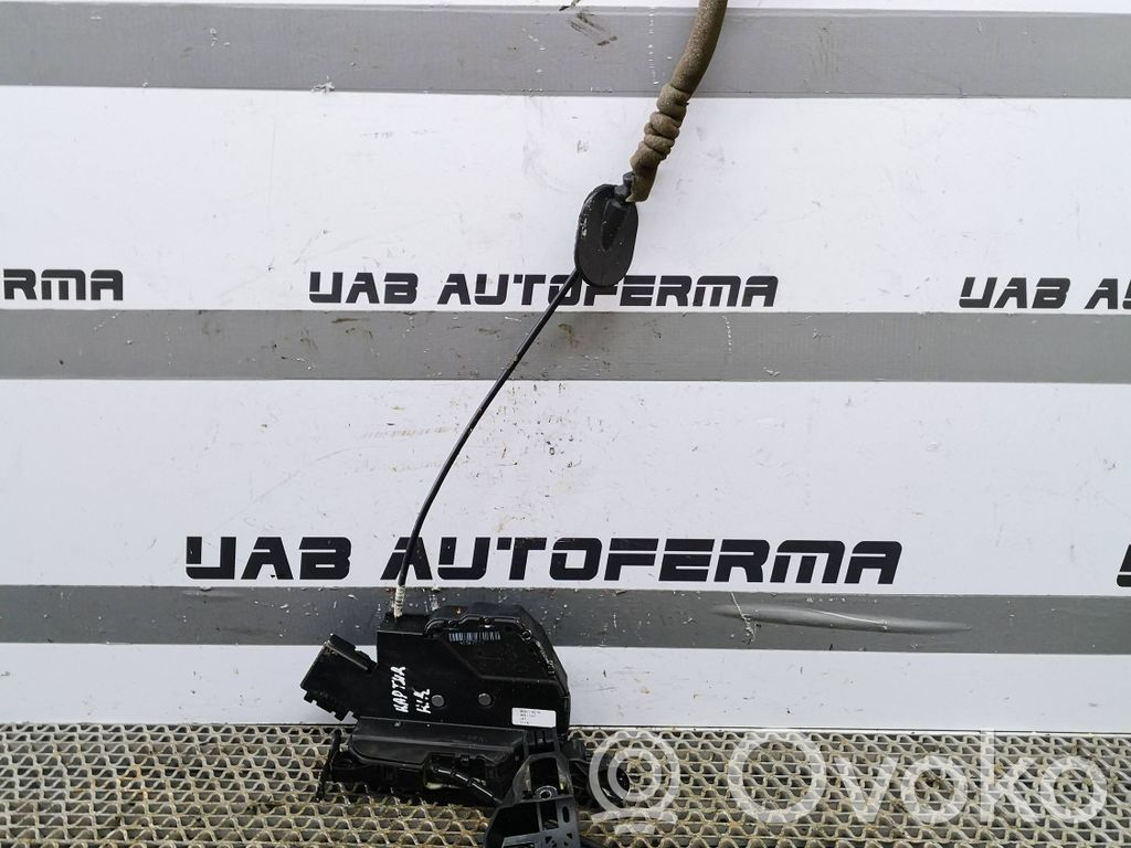 Renault Captur Front door lock 