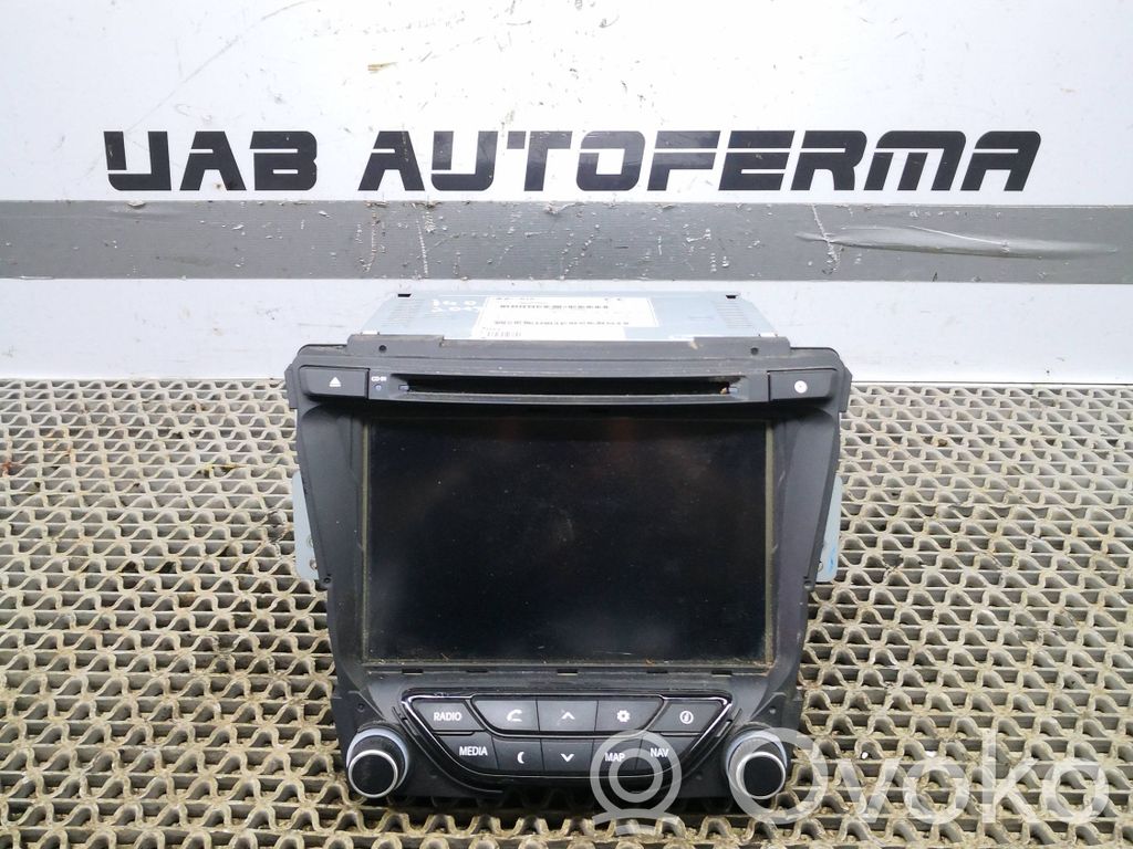 Hyundai i40 Panel / Radioodtwarzacz CD/DVD/GPS 