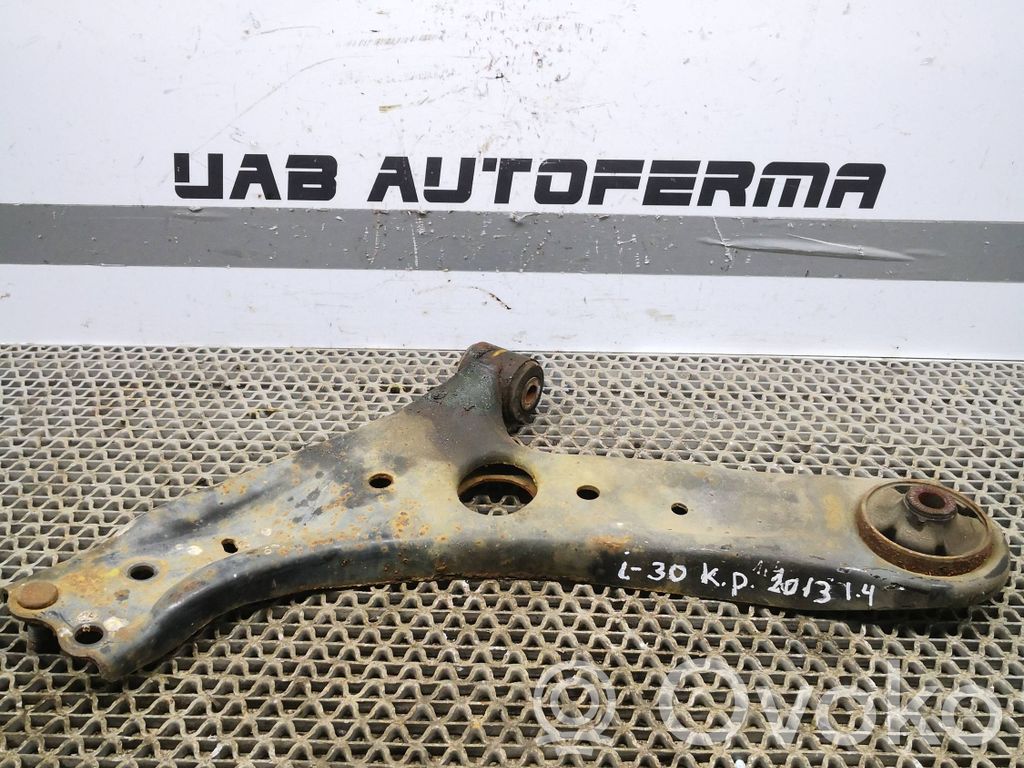Hyundai i30 Front lower control arm/wishbone 