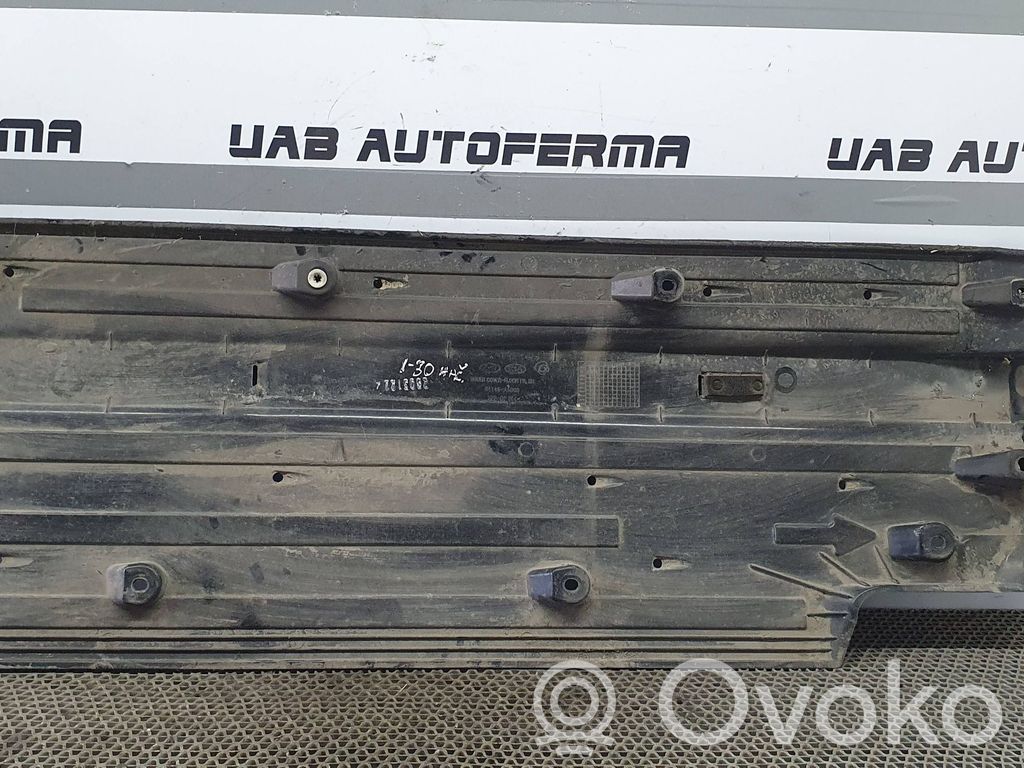 Hyundai i30 Placa protectora del centro/medio 