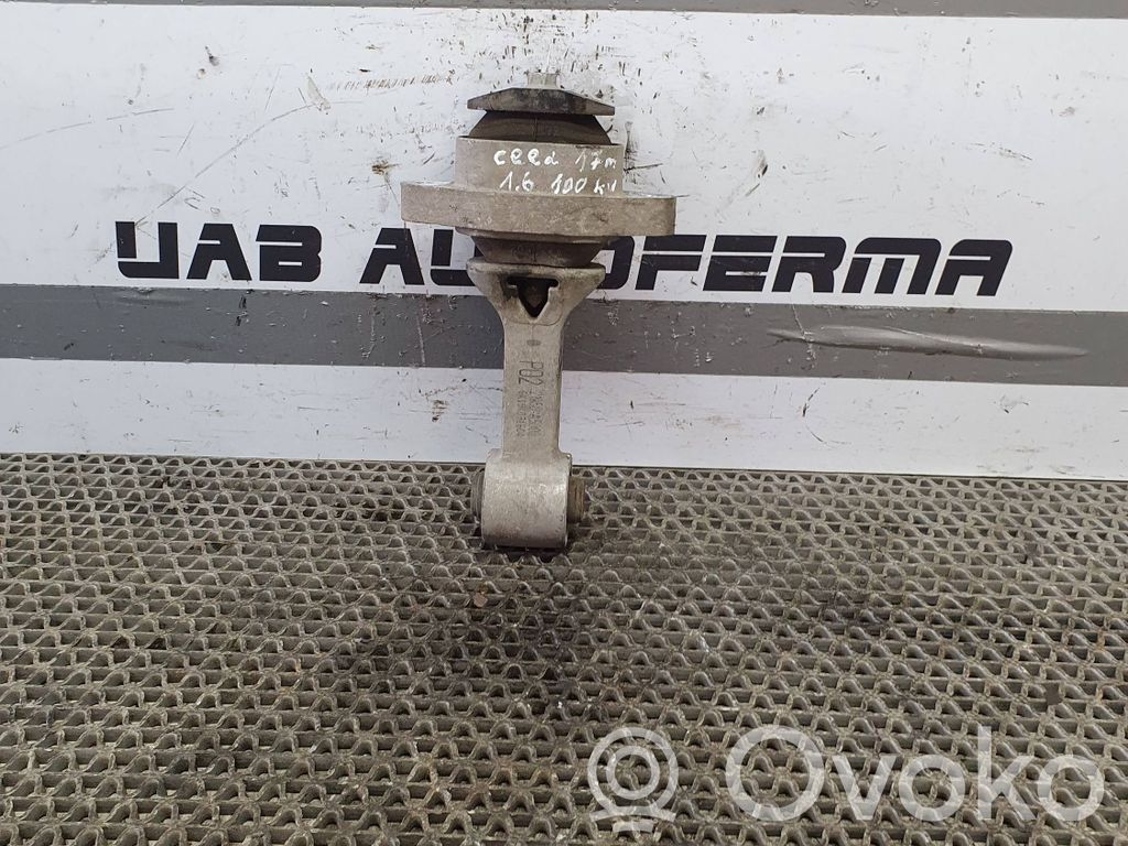 KIA Ceed Engine mount bracket 
