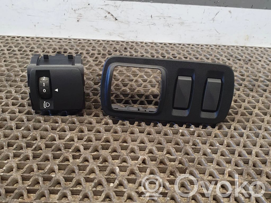 Renault Kadjar Headlight level height control switch 