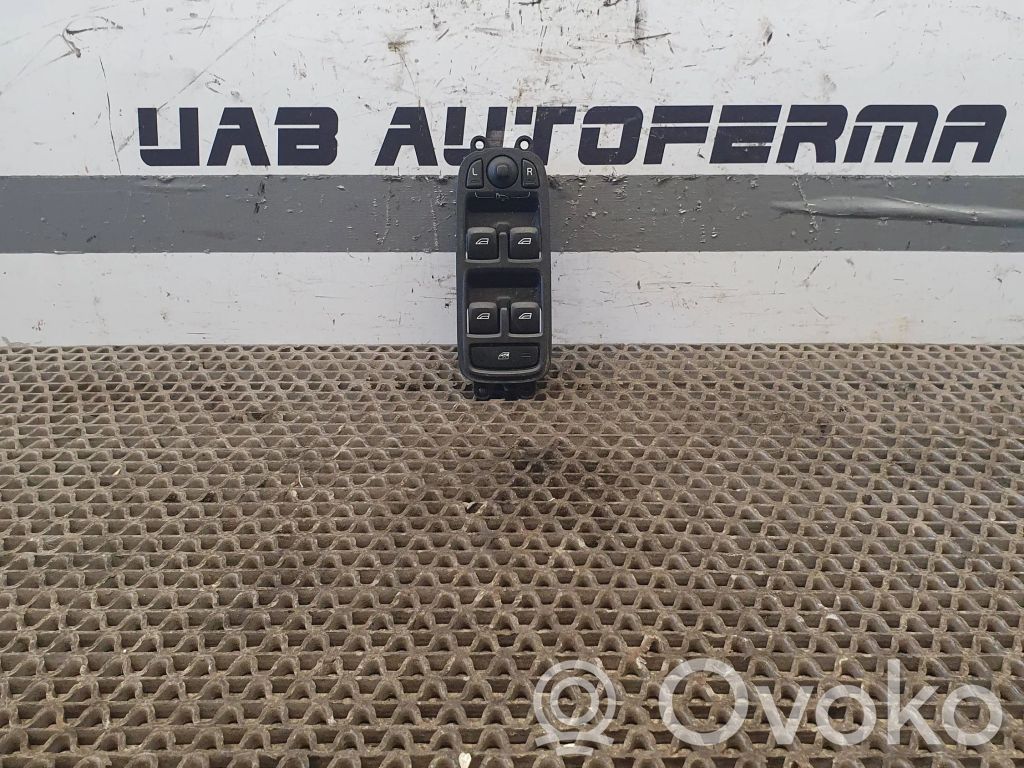 Volvo XC60 Electric window control switch 