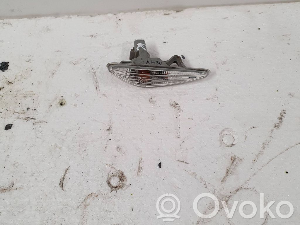 Mazda 6 Front fender indicator light 