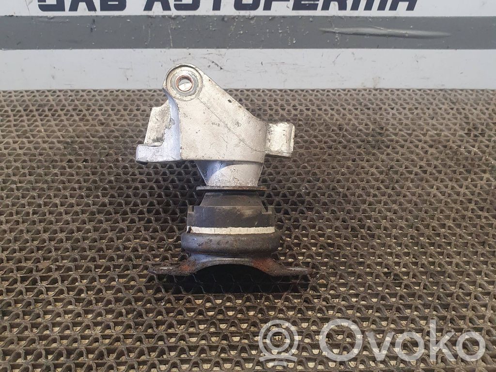 Citroen C5 Engine mounting bracket 