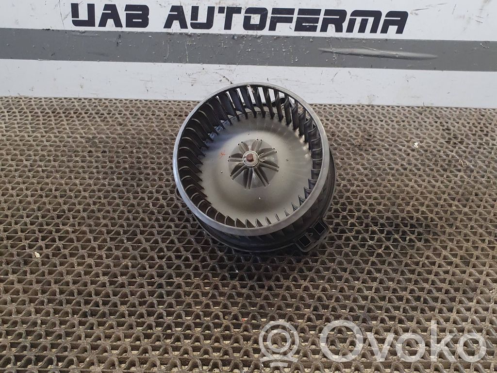 Toyota Avensis T250 Mazā radiatora ventilators 