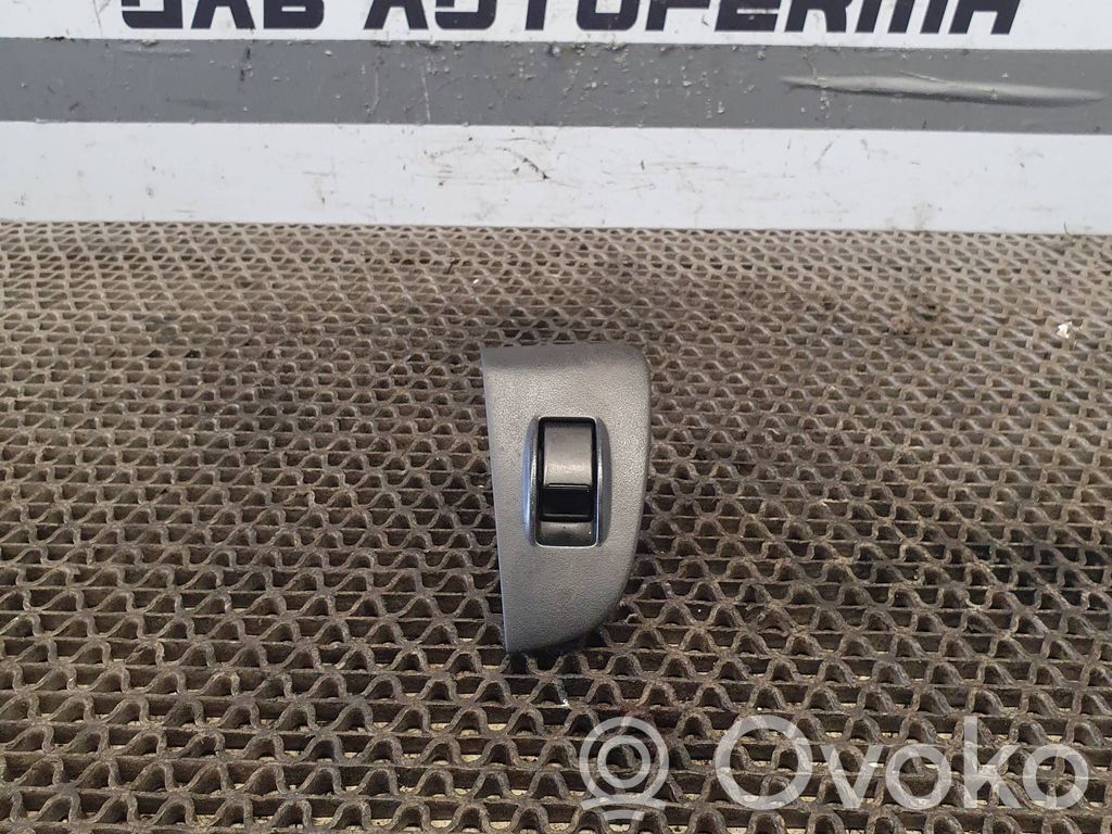 Toyota Avensis T250 Przyciski szyb 