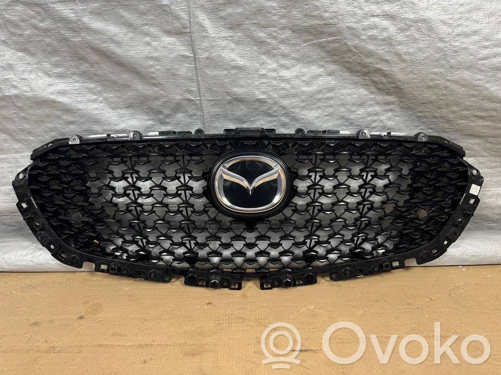 Mazda CX-30 Etupuskurin ylempi jäähdytinsäleikkö 