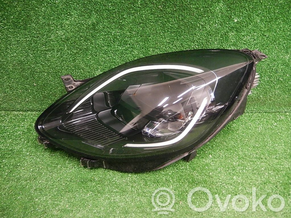 Ford Puma Headlight/headlamp 