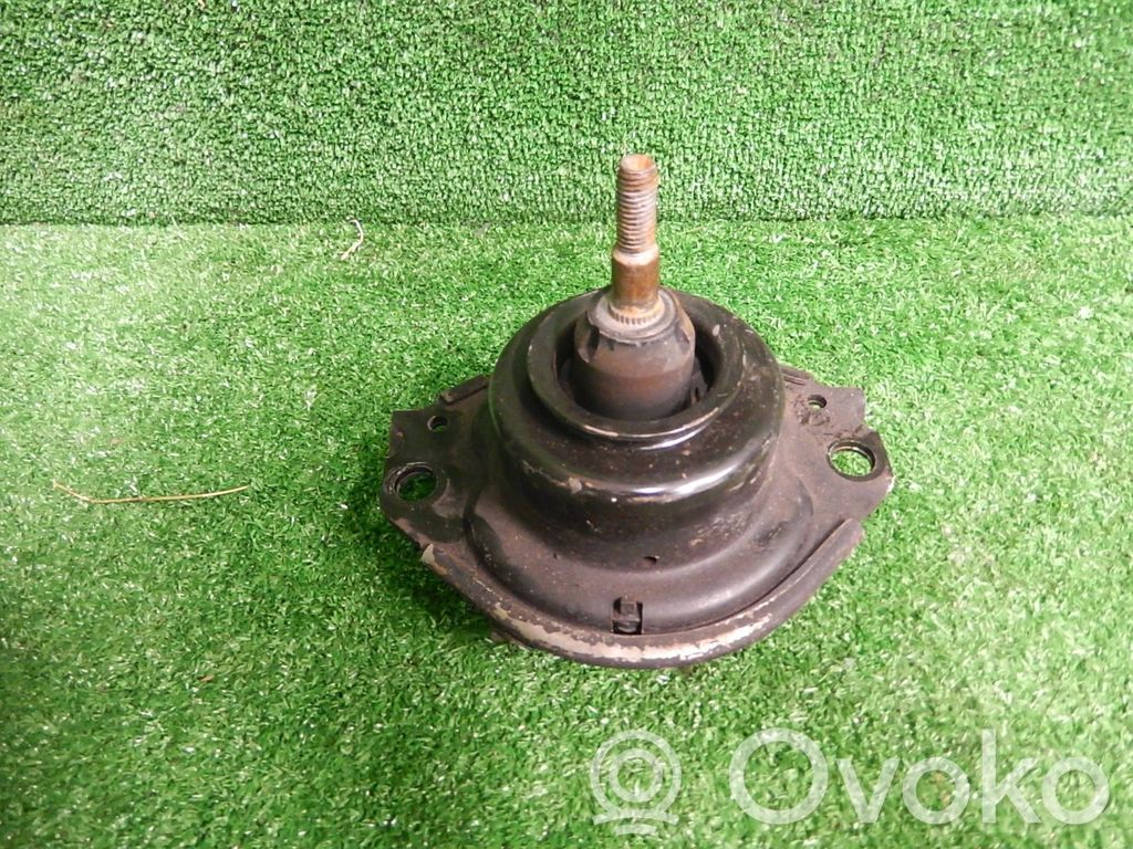Jeep Grand Cherokee Engine mount bracket 