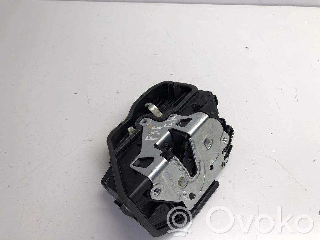 Rear door lock   7202147