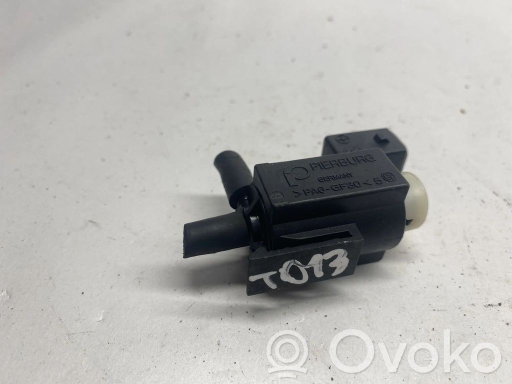 BMW 3 E92 E93 Variklio pagalvės vakuuminis vožtuvas 