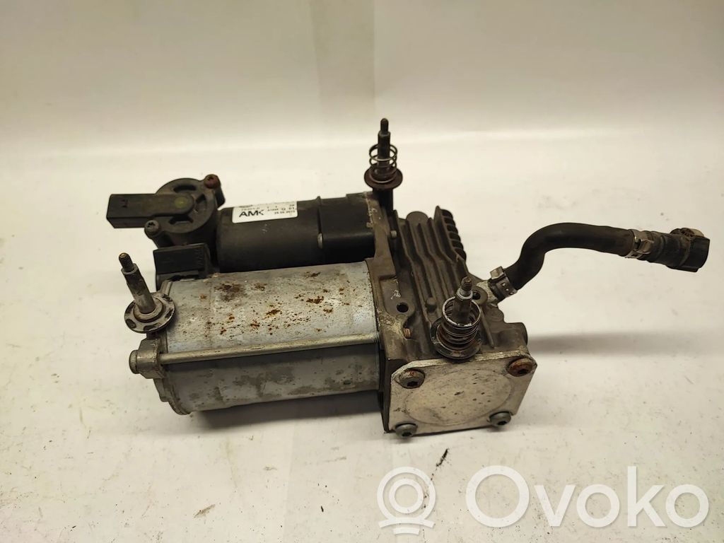 BMW X5 E70 Air suspension compressor/pump 