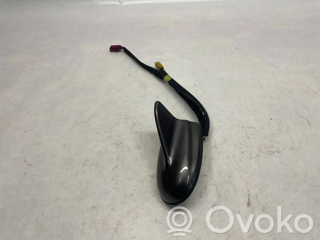 Dodge Challenger GPS-pystyantenni 