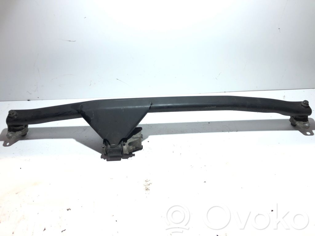 Volvo XC90 Engine mounting bracket 