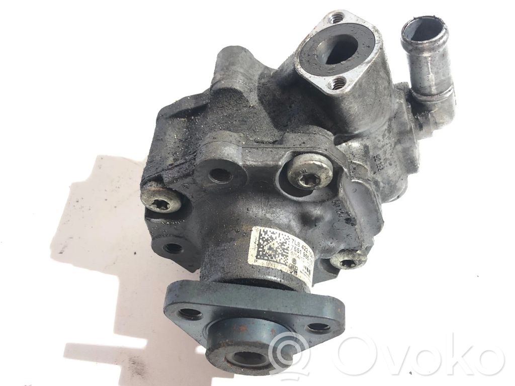 Audi Q7 4L Power steering pump 