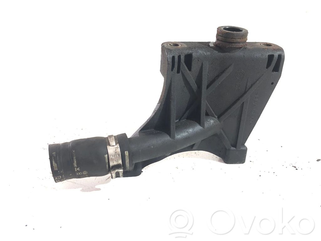 Audi Q7 4L Engine coolant pipe/hose 