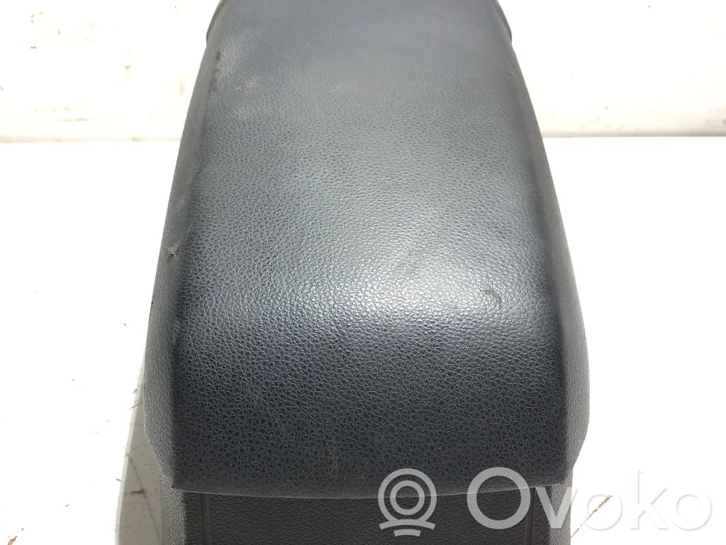 Armrest   BS144943F35