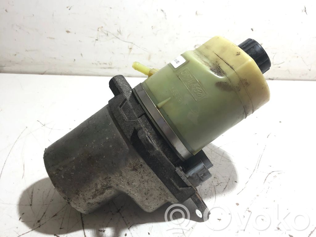 Ford Focus C-MAX Power steering pump 