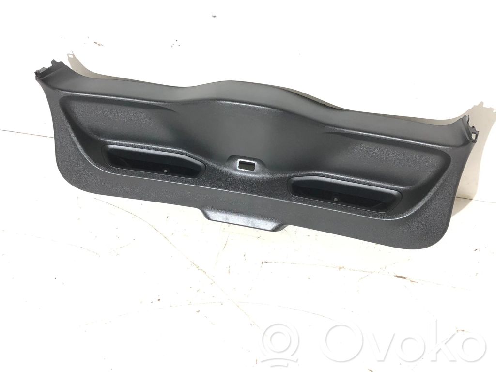 Volvo V40 Tailgate trim 