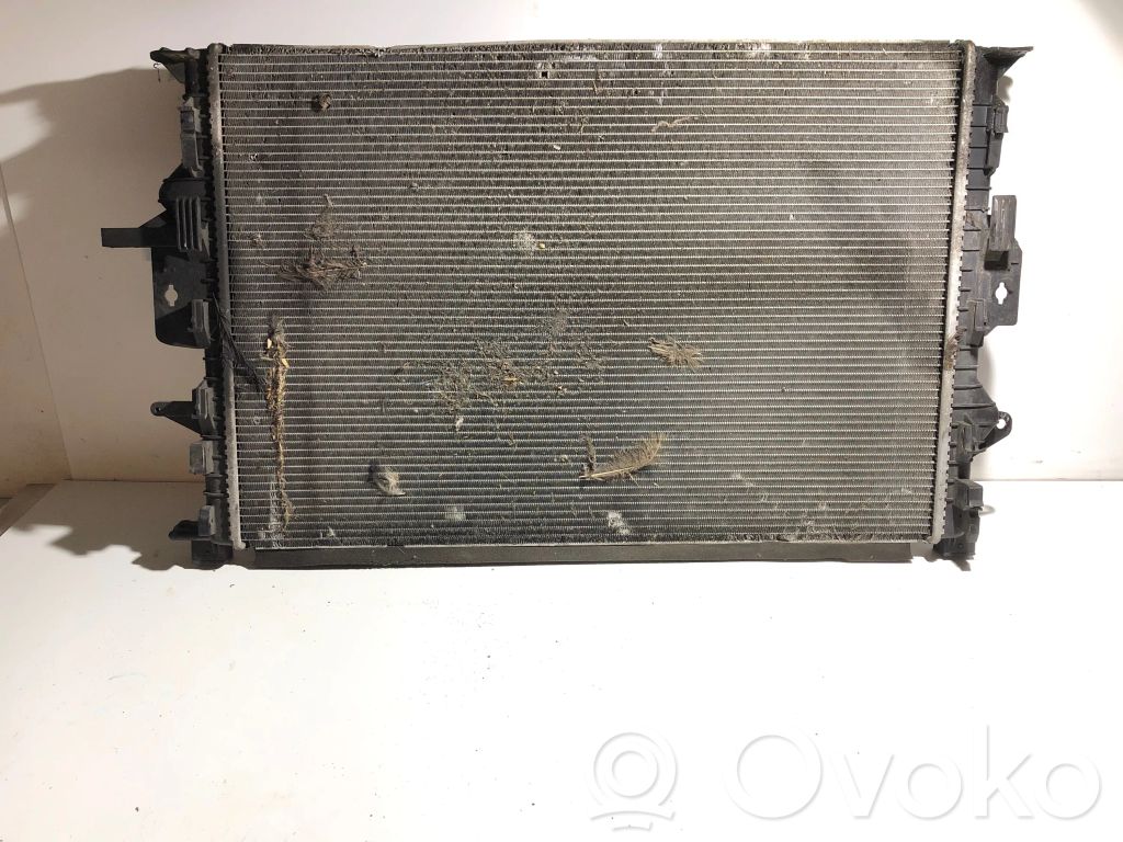 Volvo V40 Jäähdyttimen lauhdutin 