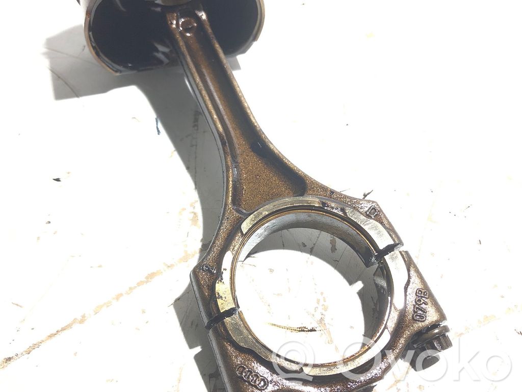 Audi A8 S8 D4 4H Piston avec bielle 