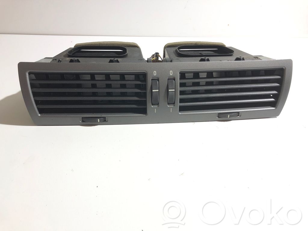 BMW 7 E65 E66 Centrinės oro grotelės 