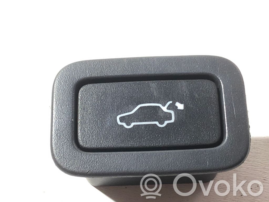 Volvo V70 Tailgate/boot open switch button 