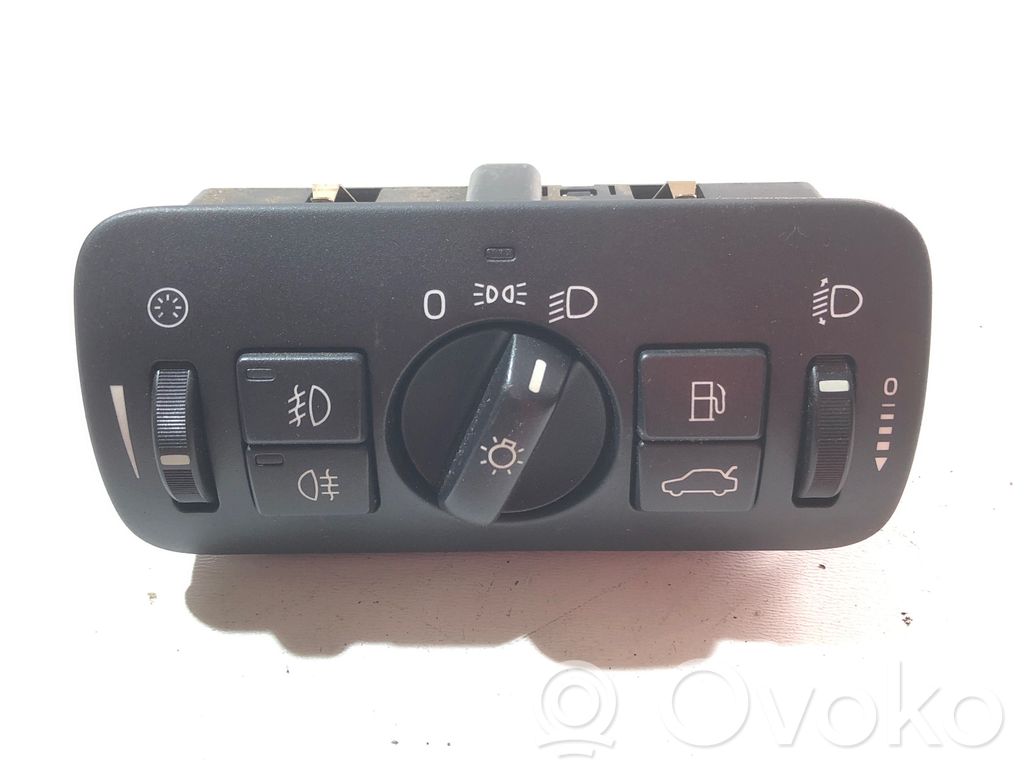 Light switch   30739415,04066302,070629