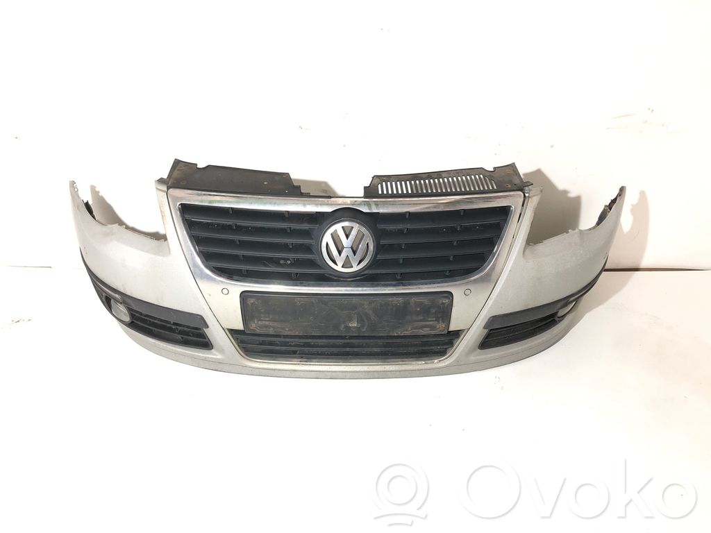 Volkswagen PASSAT B6 Parachoques delantero 