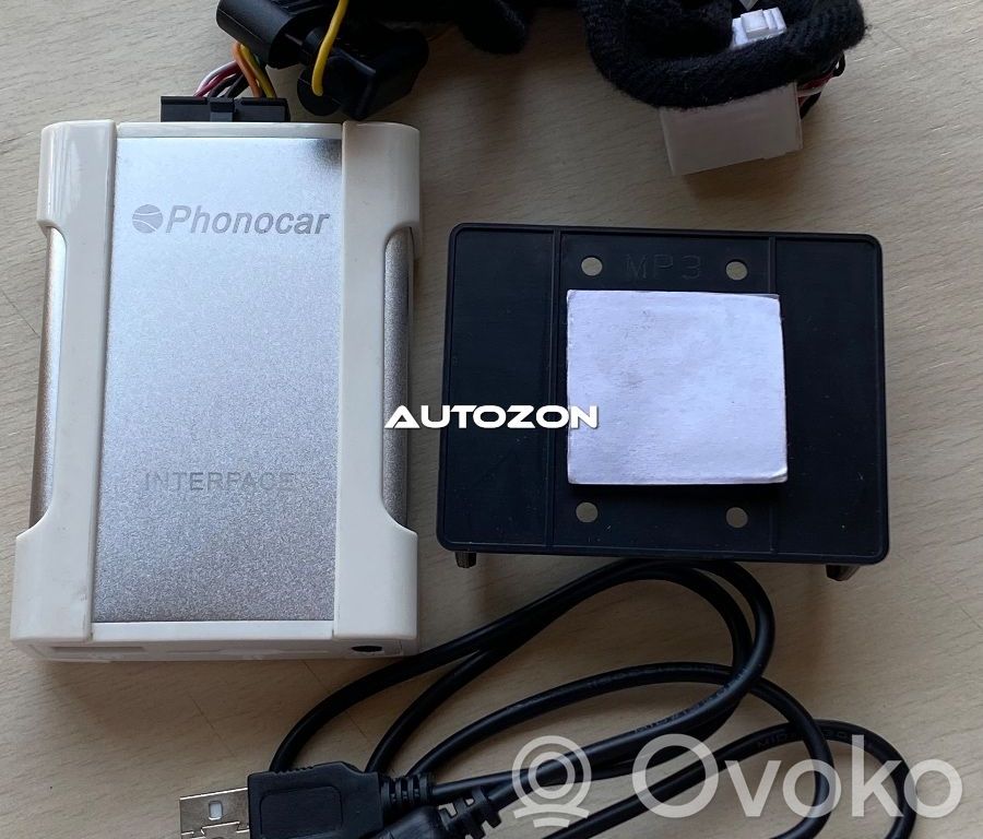Head unit multimedia control   05890