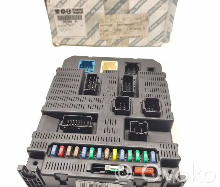 Citroen C4 I Picasso Module de fusibles 